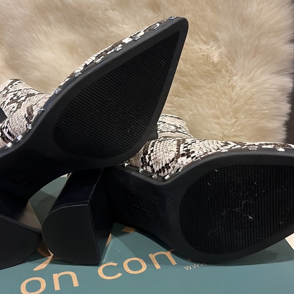 New Charles David snake boot - Picture 9 of 11